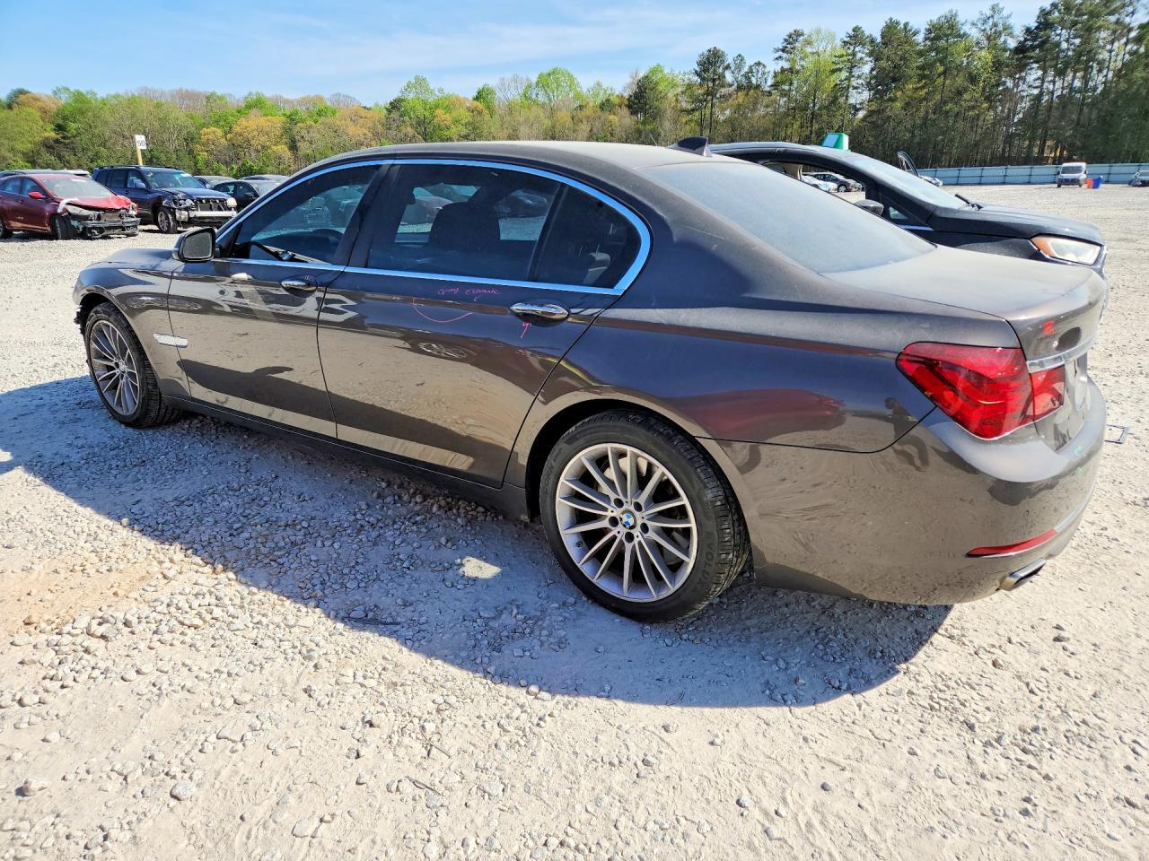 2015 BMW 750 Li - zdjęcie 2