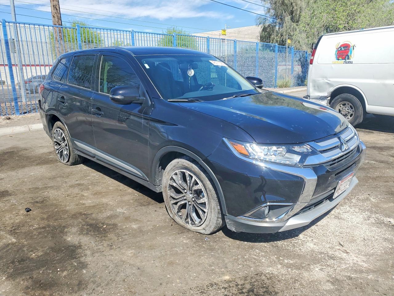 2017 Mitsubishi Outlander Se - zdjęcie 4
