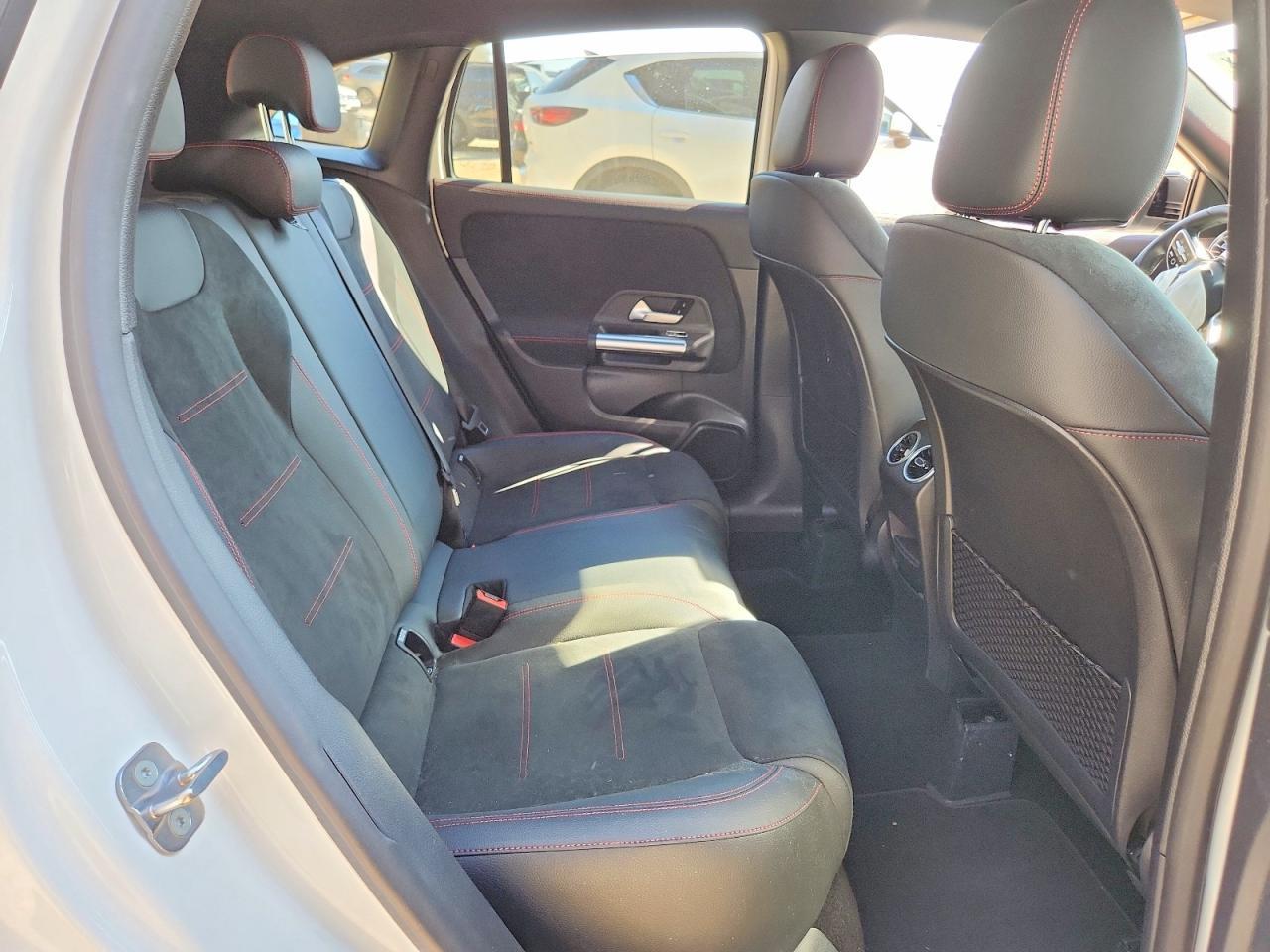 2023 Mercedes-Benz Gla 250 4Matic - zdjęcie 11