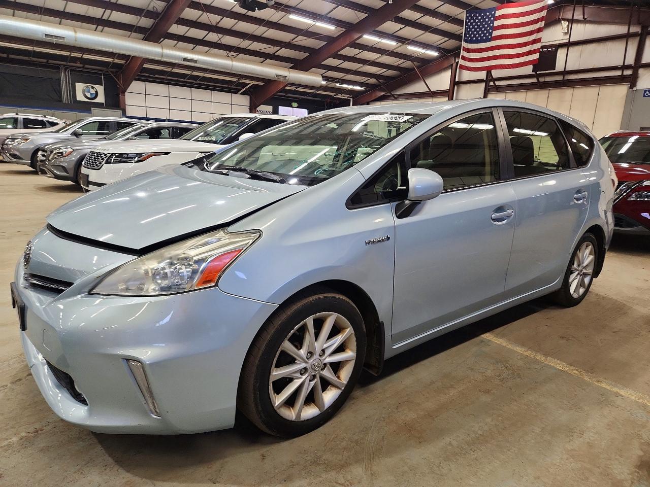 2013 Toyota Prius V Five - zdjęcie główne