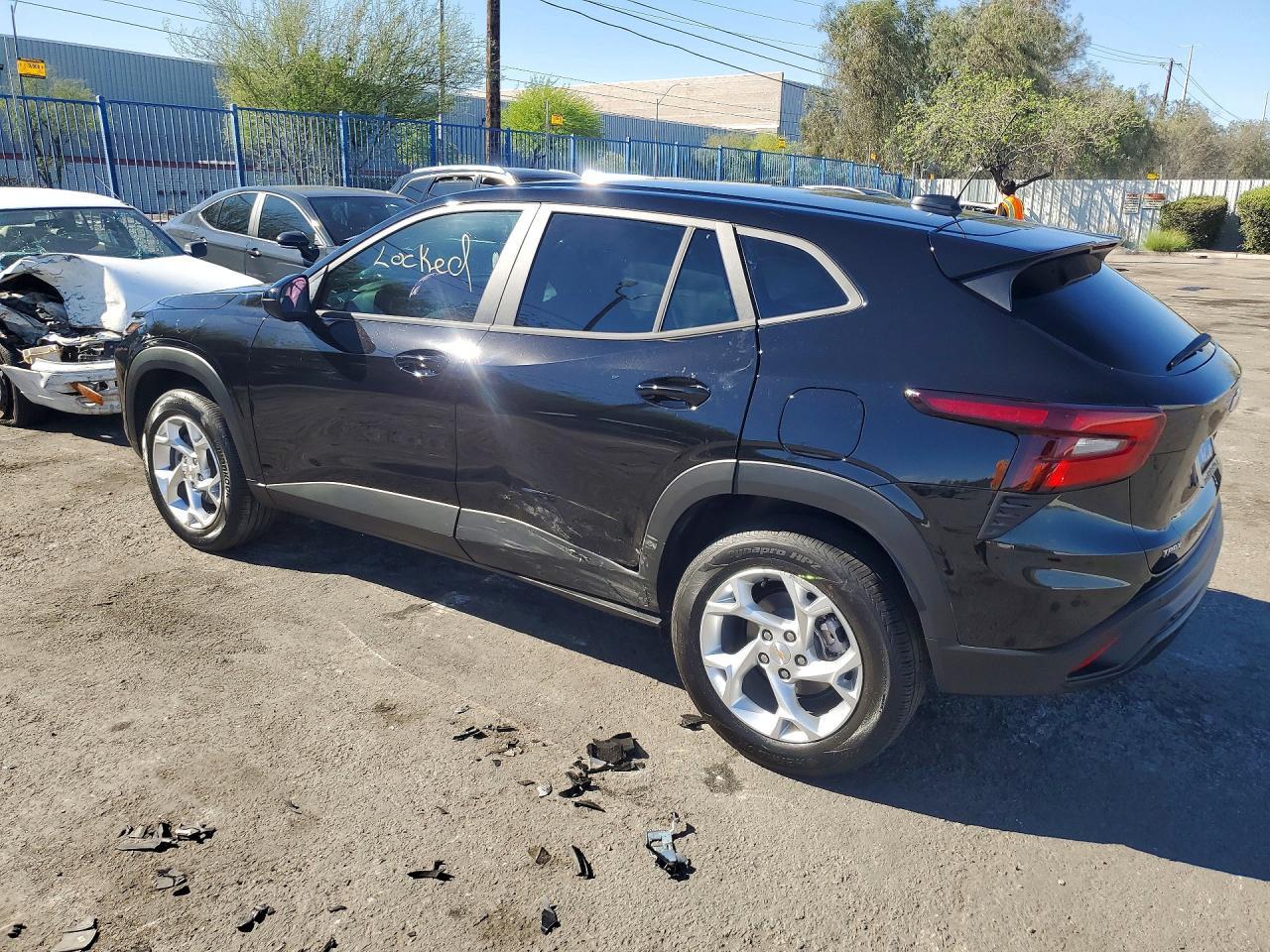 2026 Chevrolet Trax Ls - zdjęcie 2