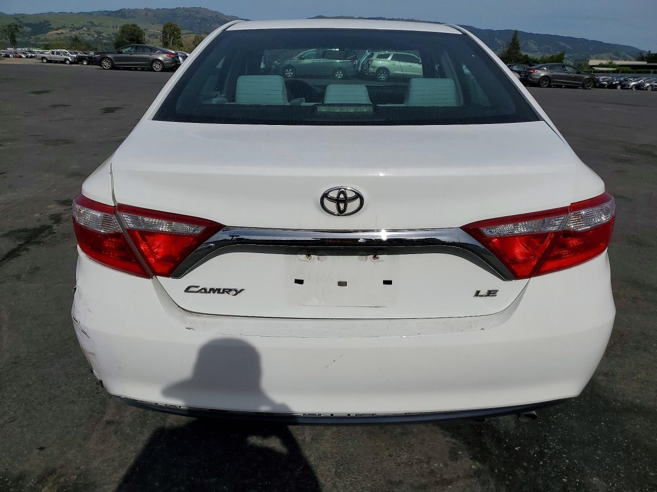 2016 Toyota Camry Le - zdjęcie 6