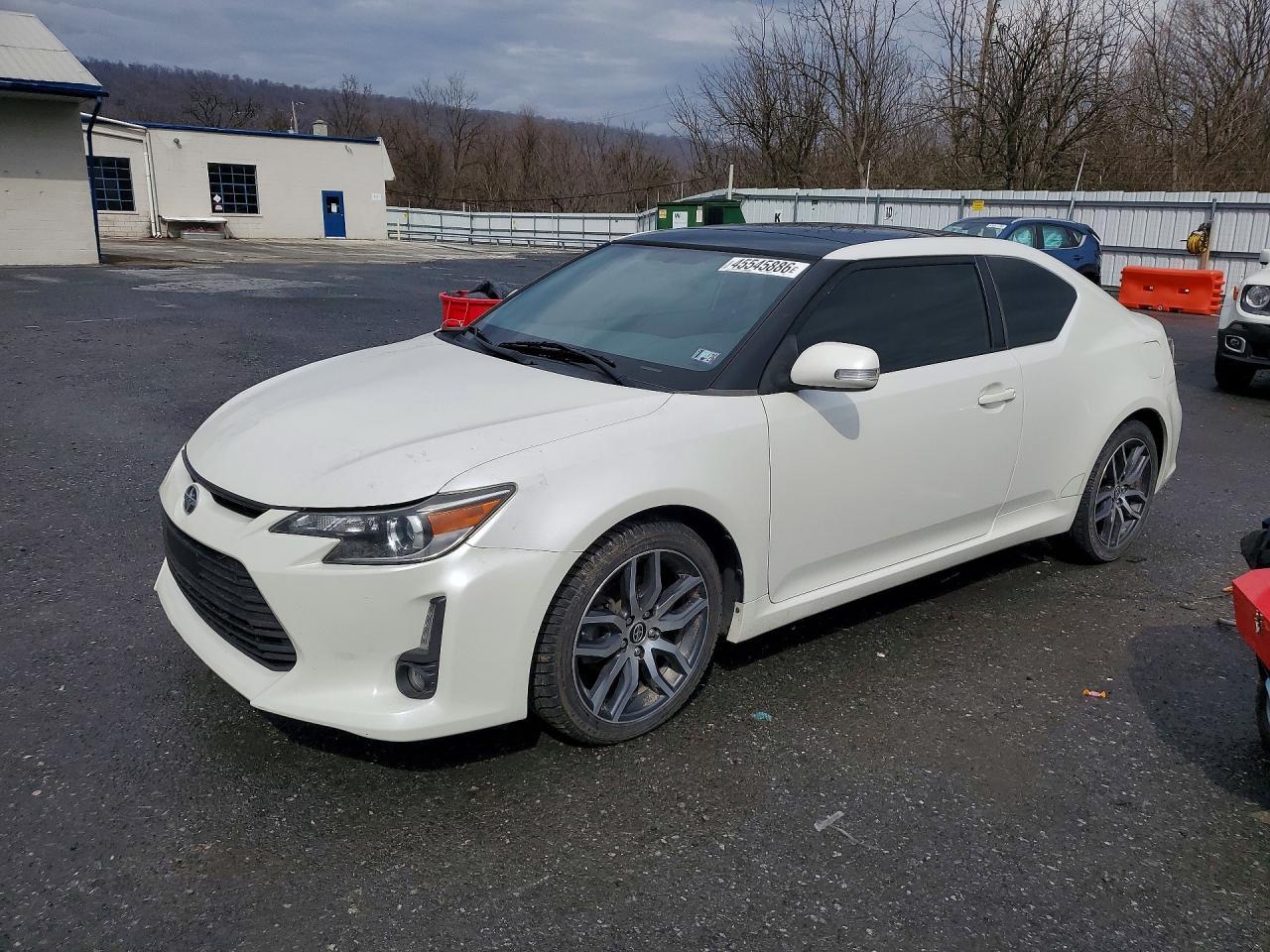 2015 Toyota Scion - zdjęcie główne