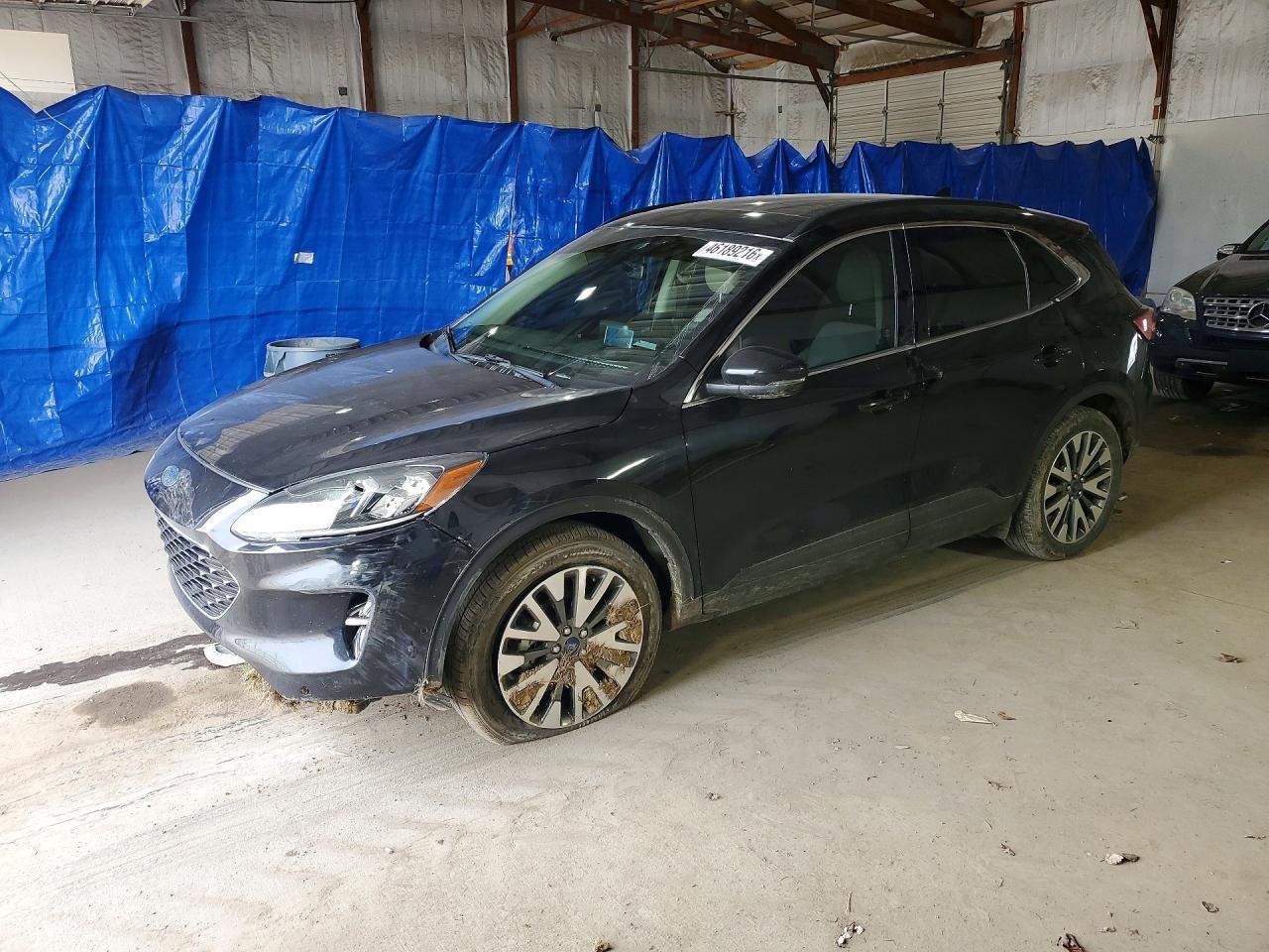 2020 Ford Escape Titanium - zdjęcie główne