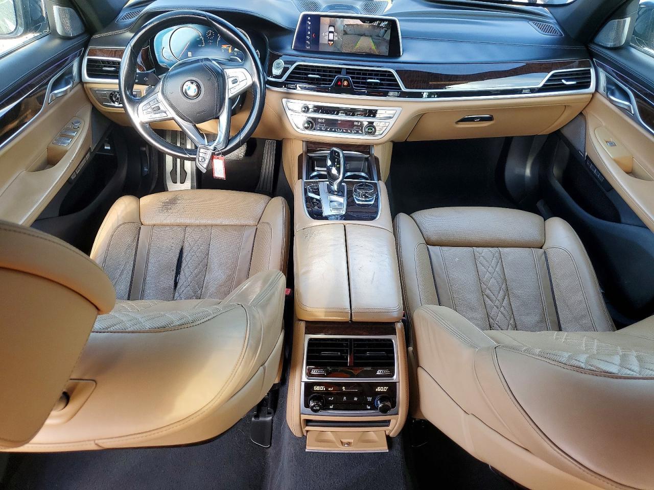 2018 BMW 750 Xi - zdjęcie 8