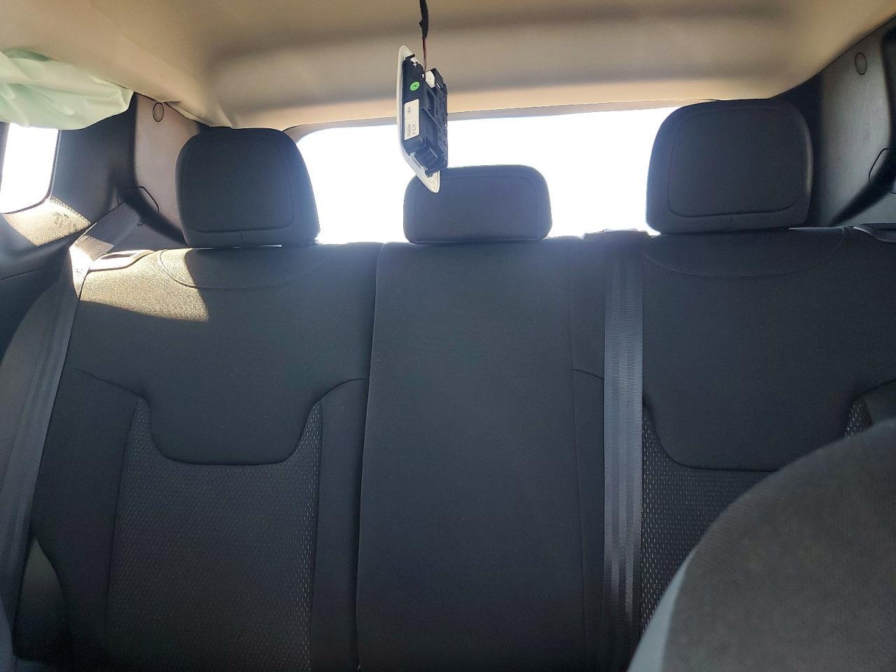 2020 Jeep Renegade Latitude - zdjęcie 10