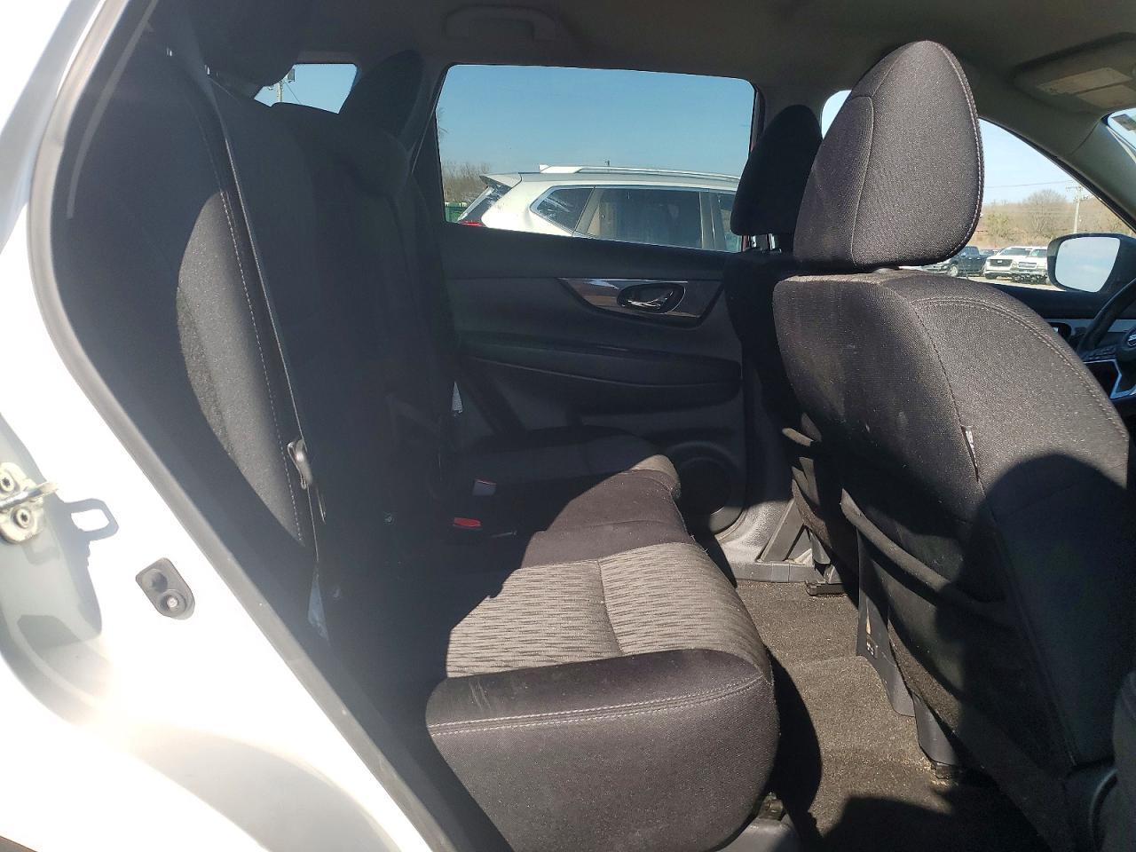 2019 Nissan Rogue S - zdjęcie 11