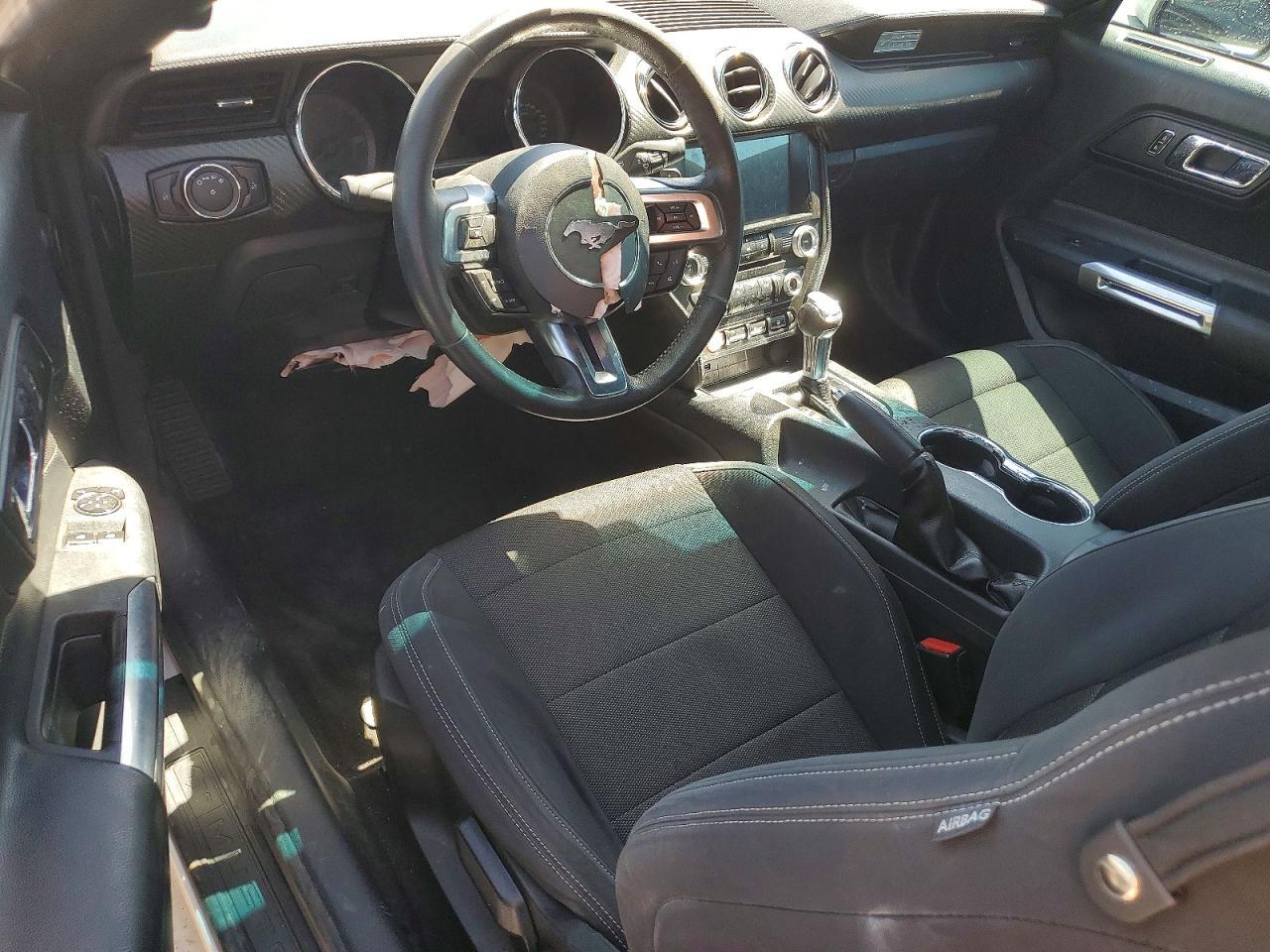 2015 Ford Mustang - zdjęcie 8