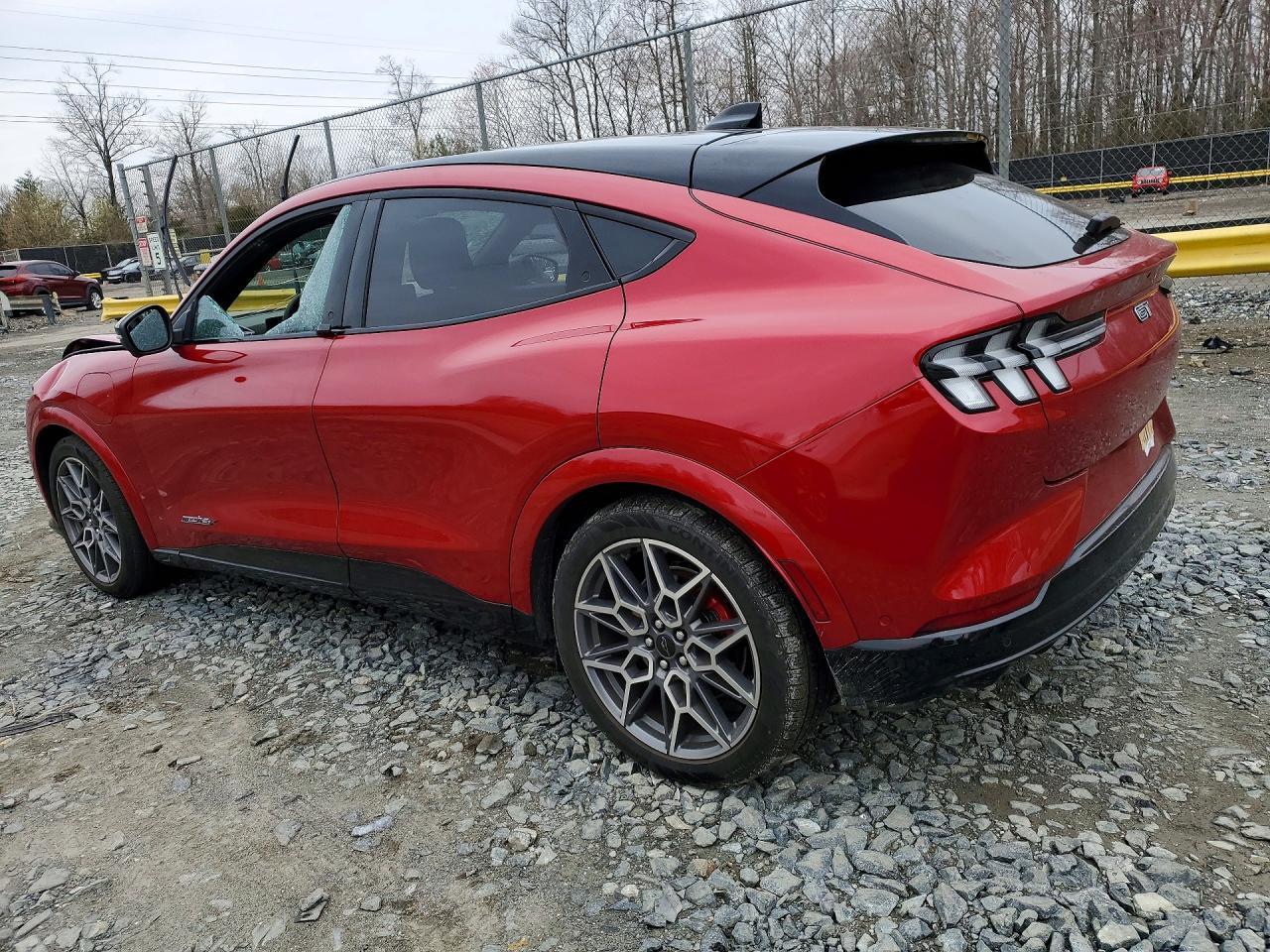 2024 Ford Mustang Mach-E Gt - zdjęcie 2