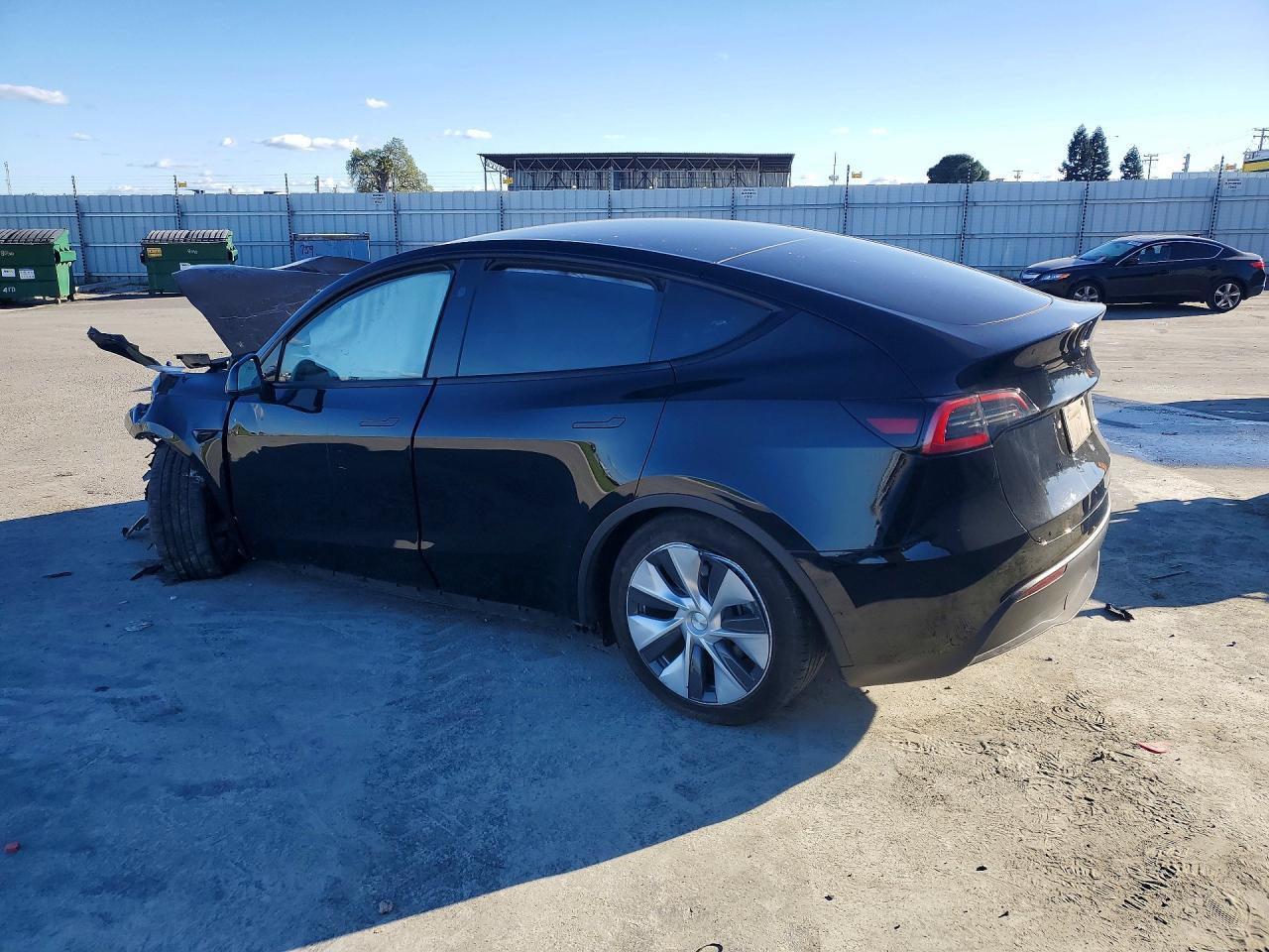 2024 Tesla Model Y - zdjęcie 2
