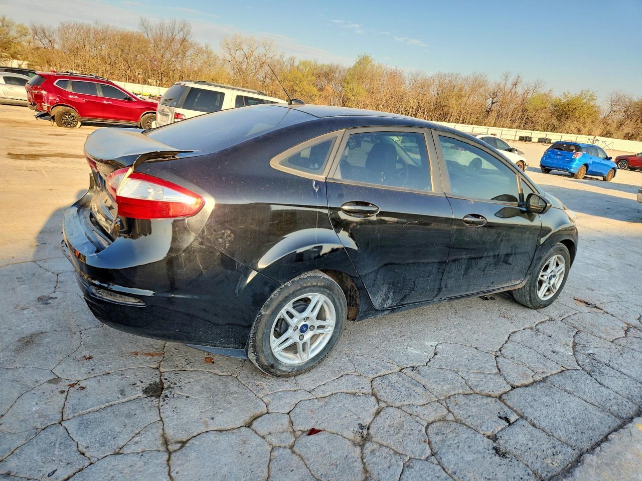2017 Ford Fiesta Se - zdjęcie 3