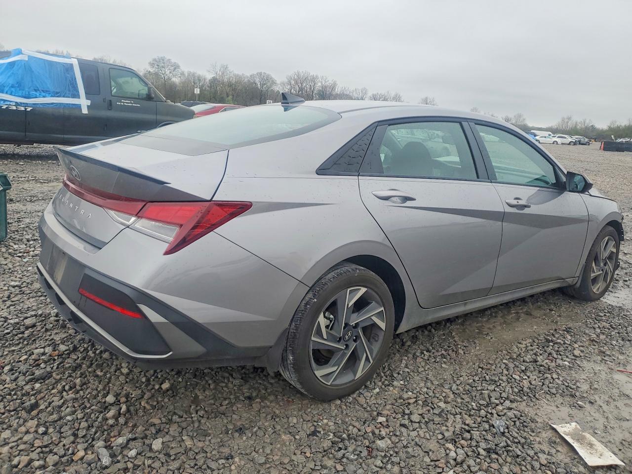 2025 Hyundai Elantra Sel Sport - zdjęcie 3