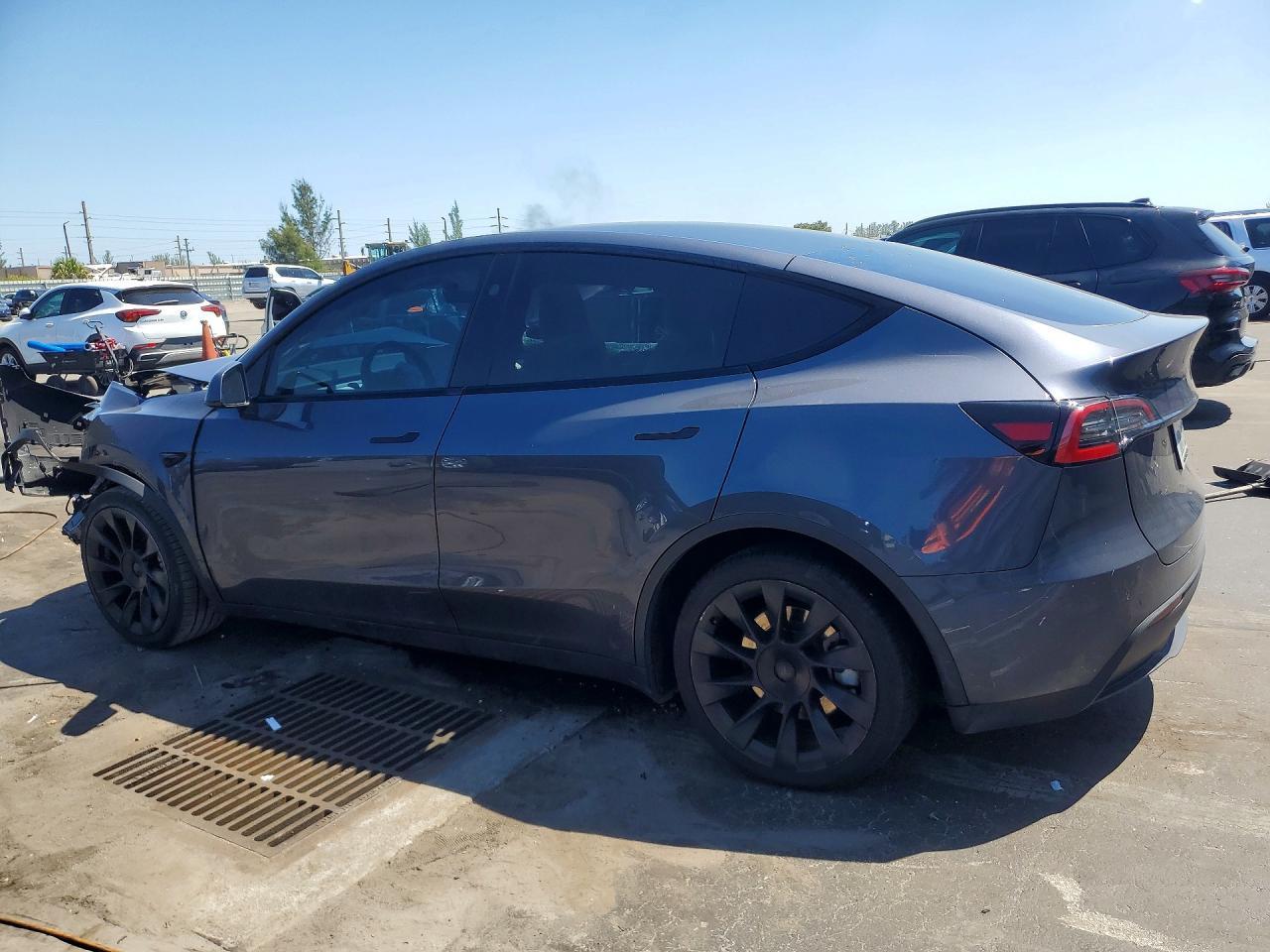 2023 Tesla Model Y - zdjęcie 2