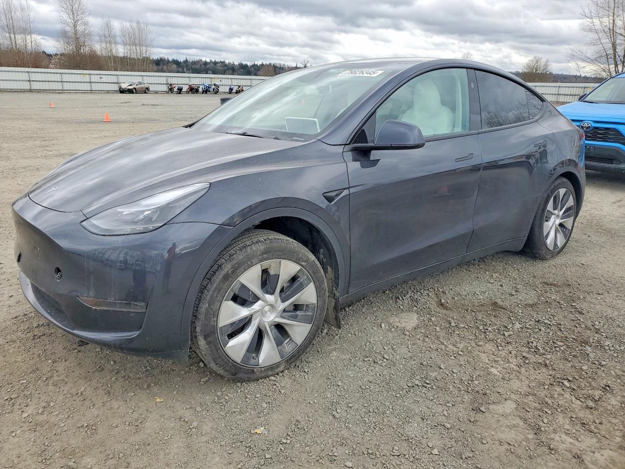 2024 Tesla Model Y - zdjęcie główne