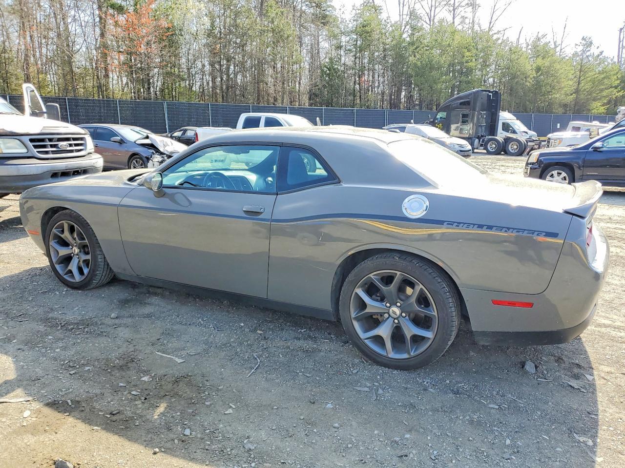 2018 Dodge Challenger Sxt - zdjęcie 2