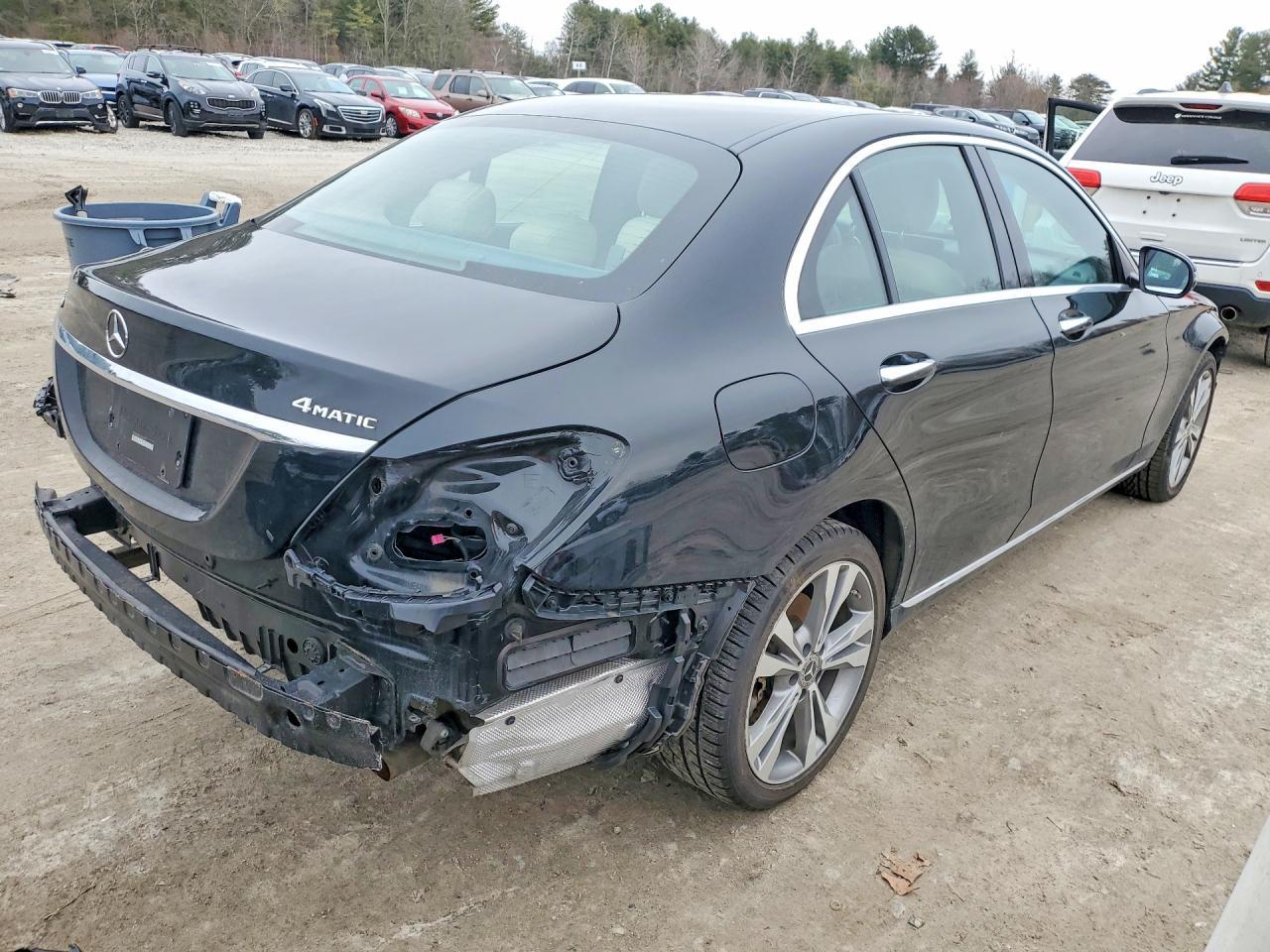 2020 Mercedes-Benz C 300 4Matic - zdjęcie 3