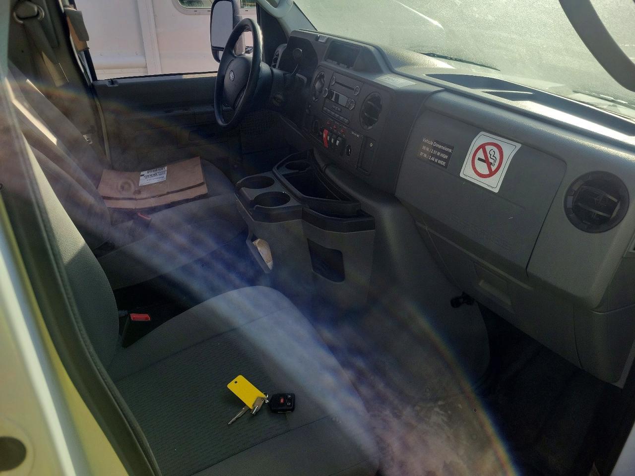 2016 Ford E-350 Ambulance - zdjęcie 8