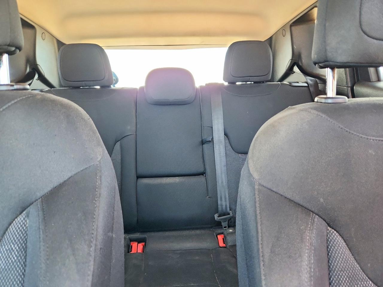 2017 Jeep Renegade Latitude - zdjęcie 10