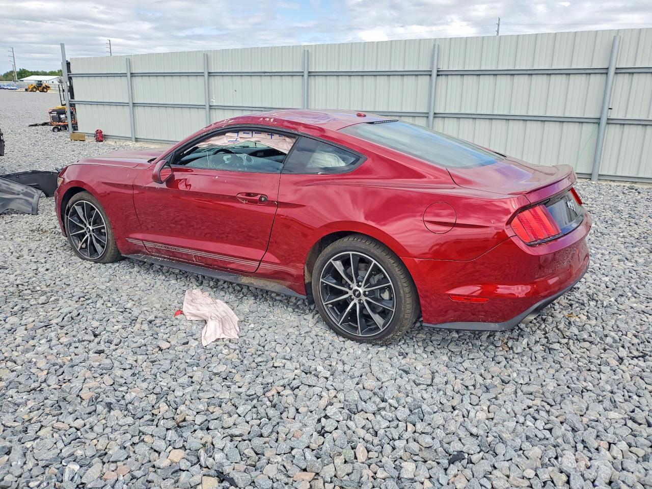 2016 Ford Mustang - zdjęcie 2