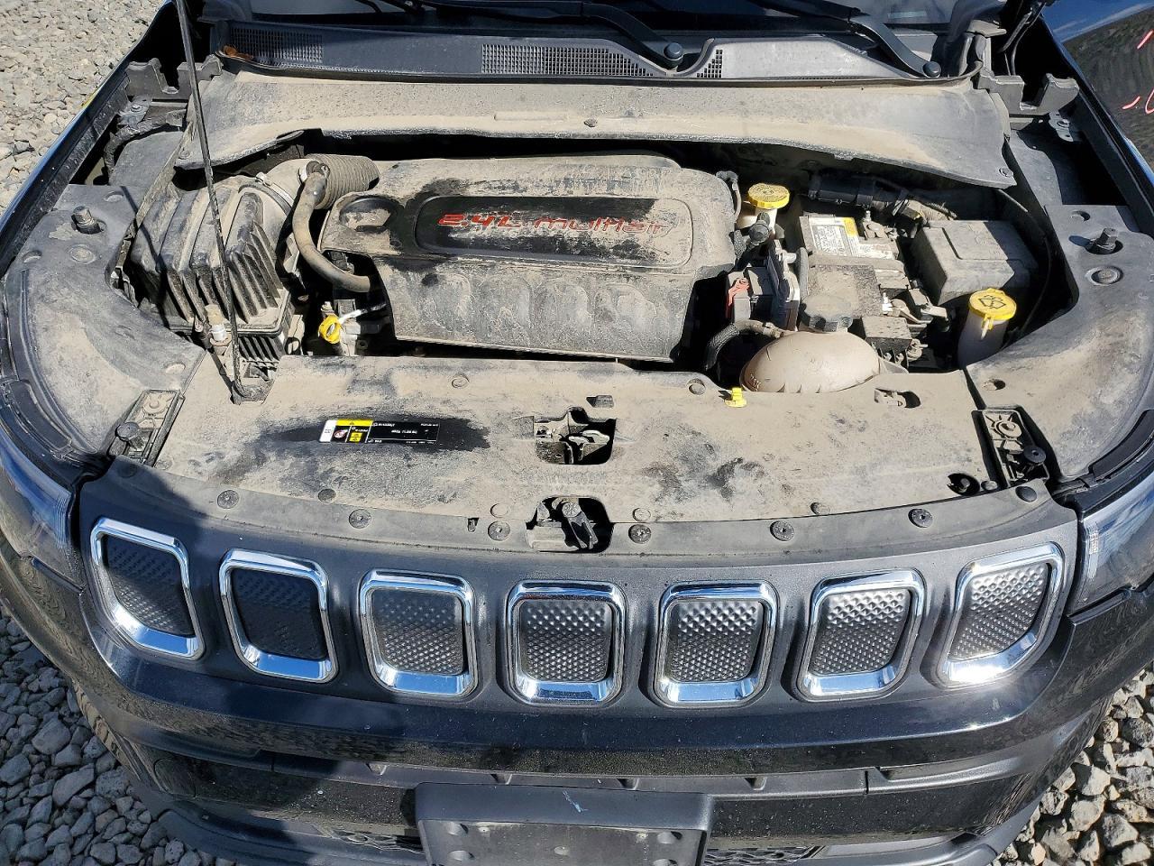 2022 Jeep Compass Latitude - zdjęcie 12