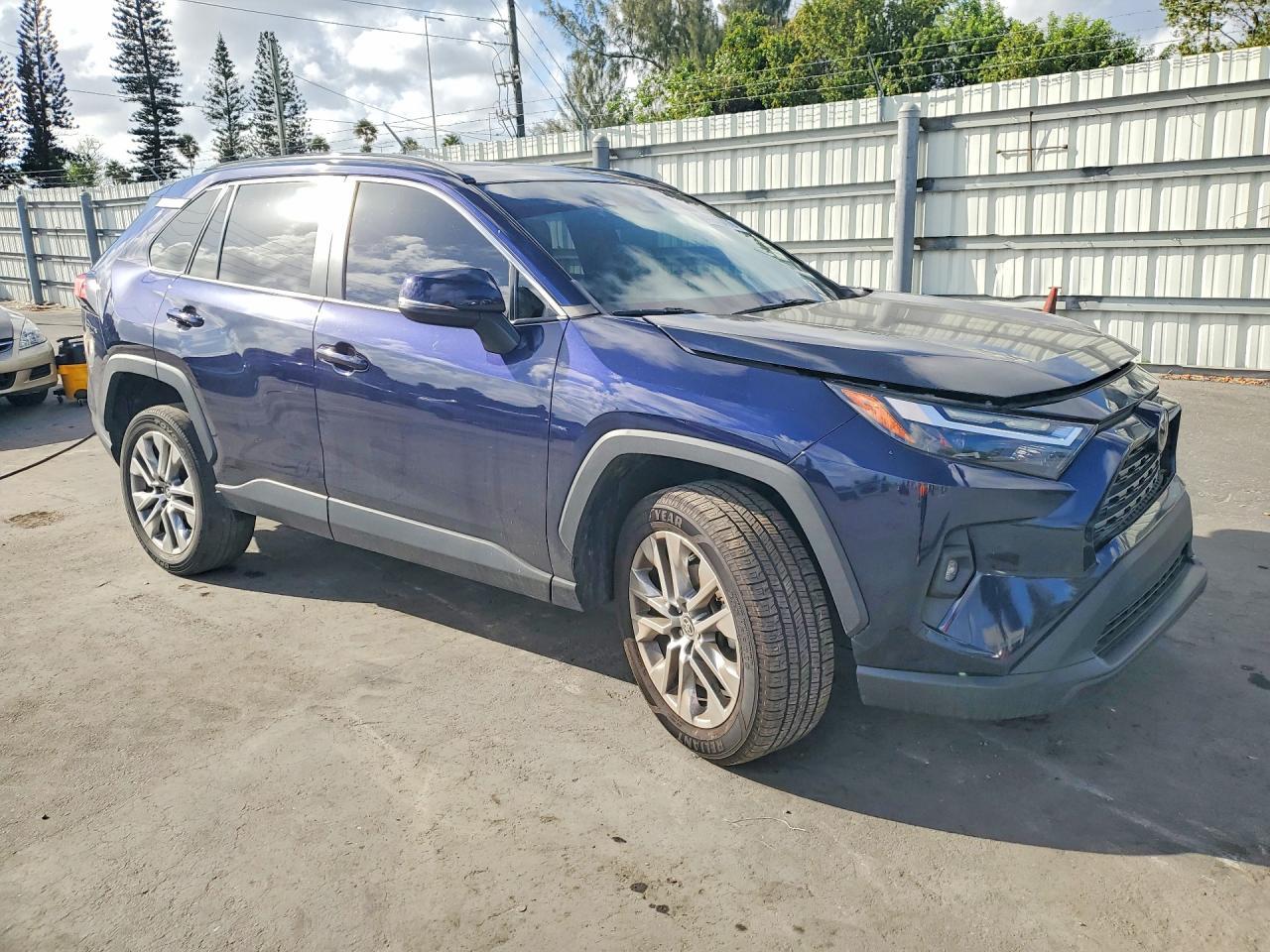 2022 Toyota Rav4 Xle Premium - zdjęcie 4