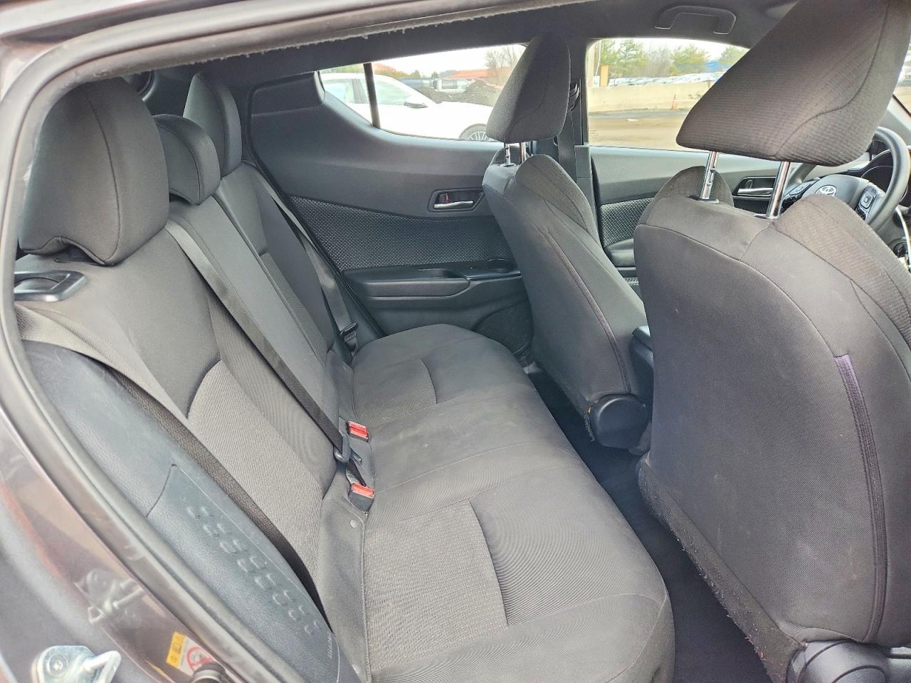 2019 Toyota C-Hr Le - zdjęcie 11