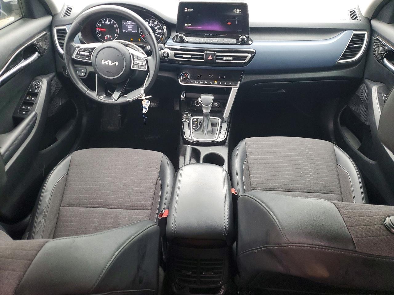 2022 Kia Seltos S - zdjęcie 8