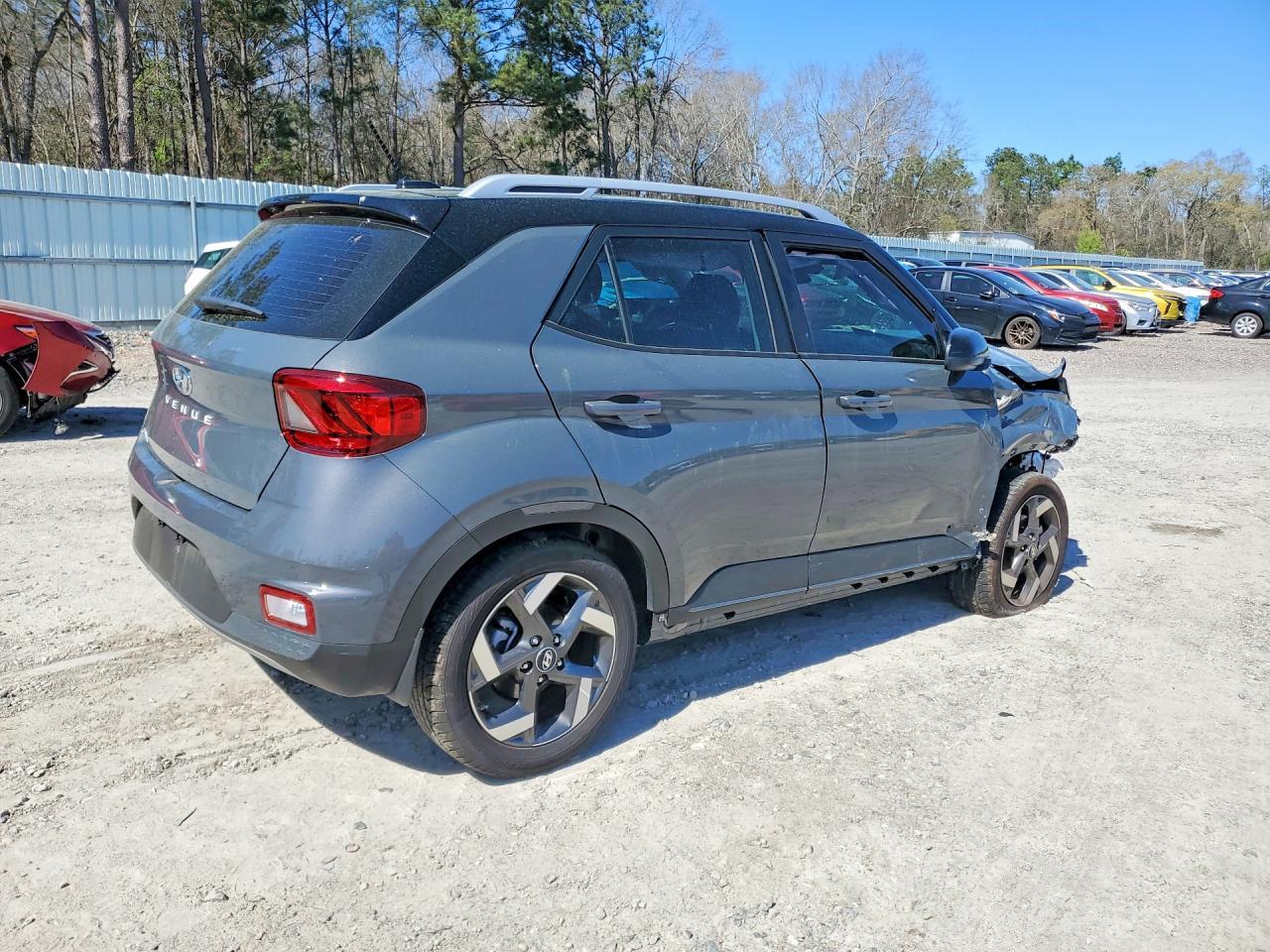 2025 Hyundai Venue Limited - zdjęcie 3