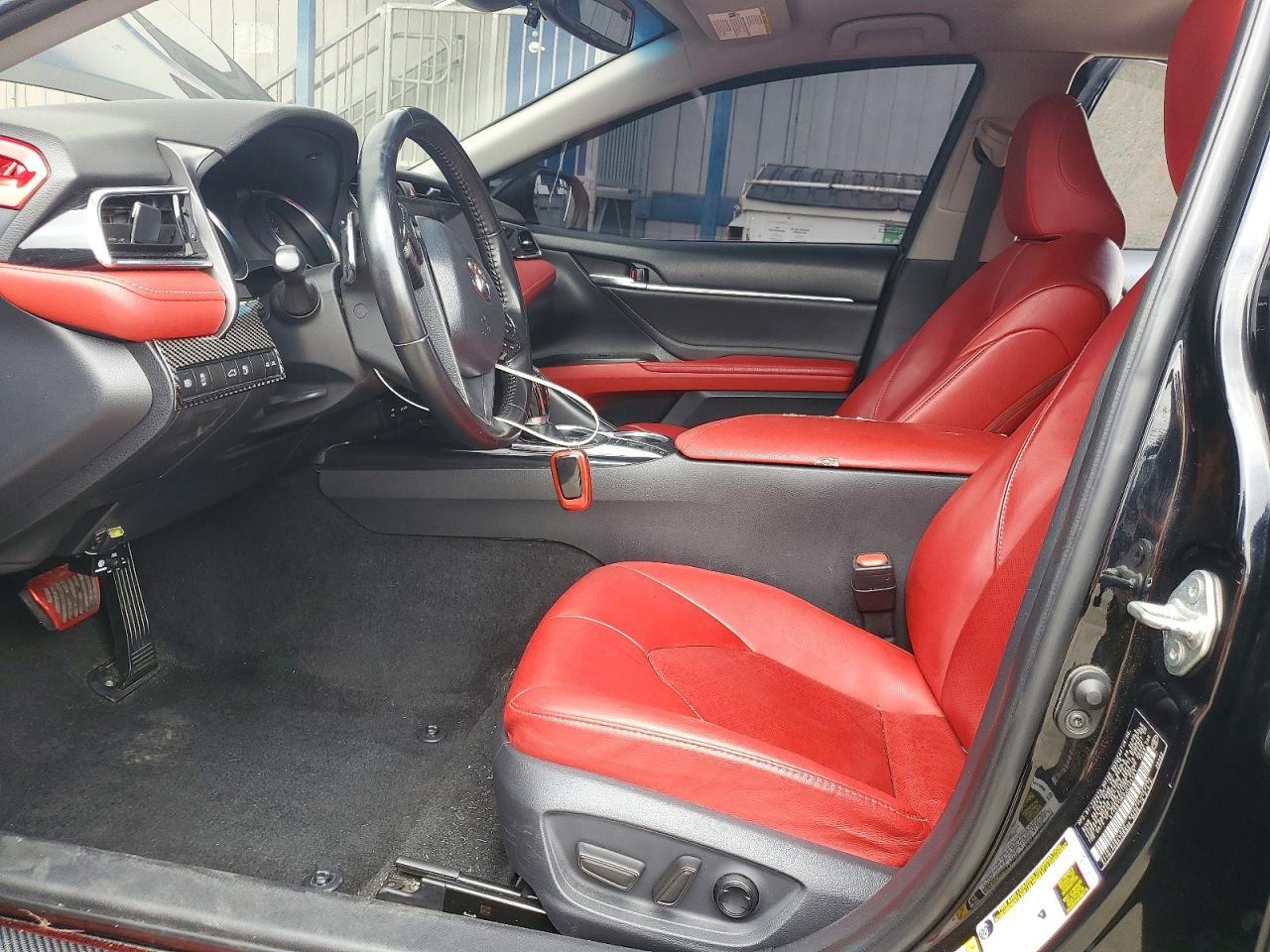 2018 Toyota Camry Xse - zdjęcie 7