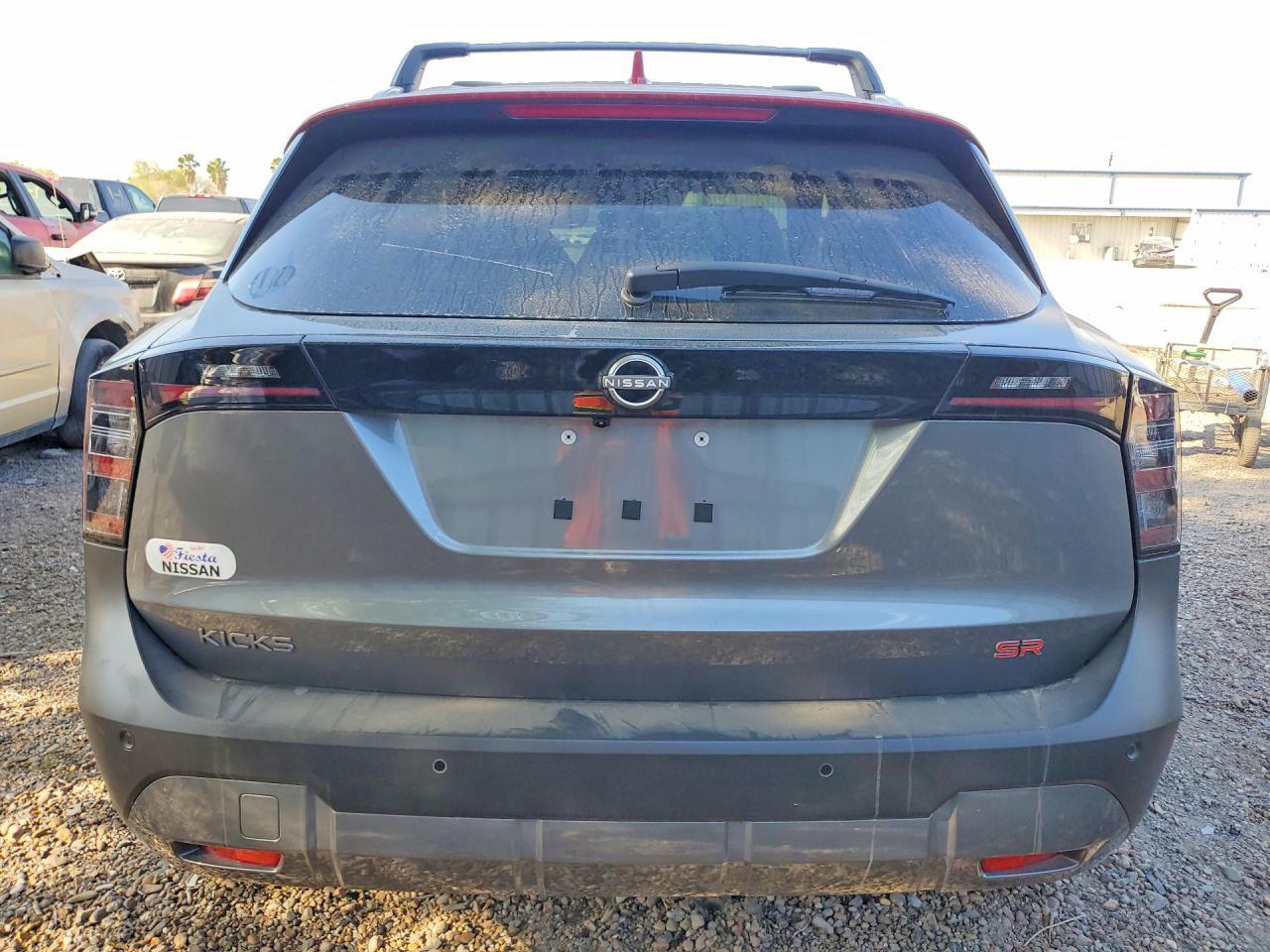 2025 Nissan Kicks Sr - zdjęcie 6