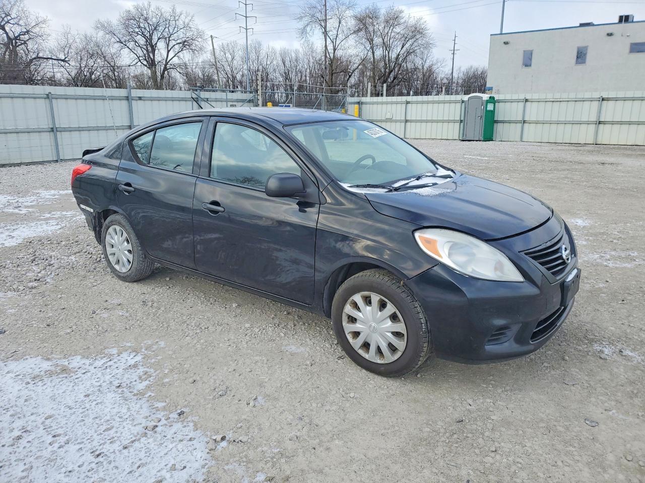 2014 Nissan Versa 1.6 S - zdjęcie 4