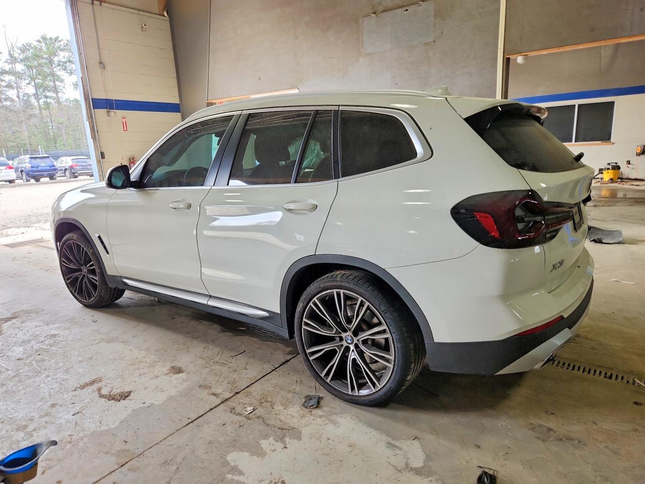 2023 BMW X3 xDrive30I - zdjęcie 2