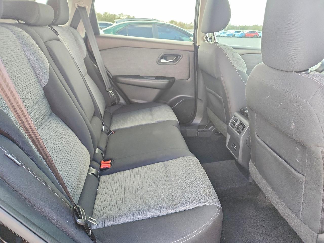 2021 Nissan Rogue Sv - zdjęcie 11