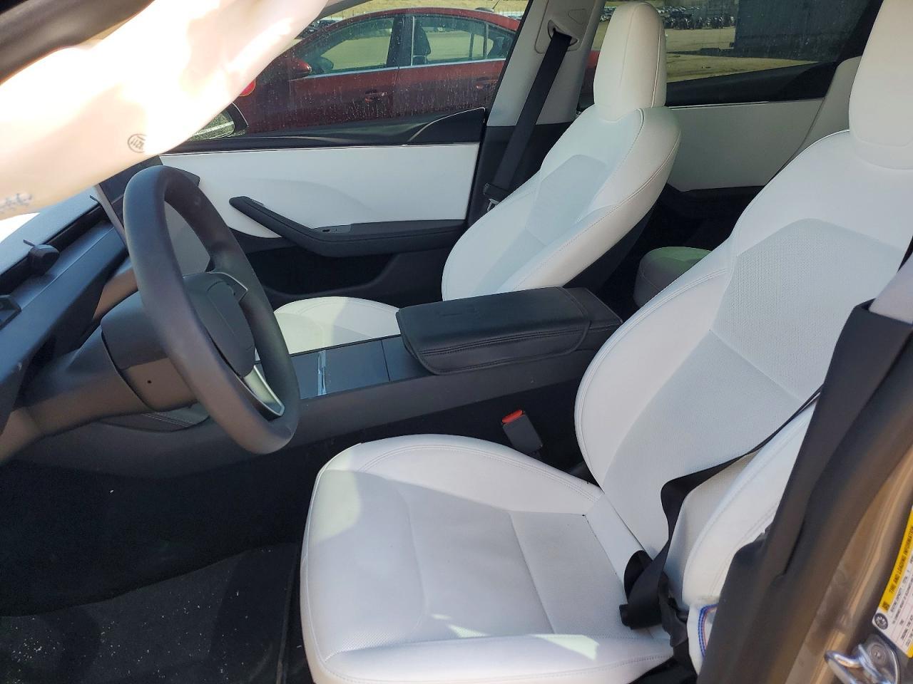 2025 Tesla Model 3 - zdjęcie 8