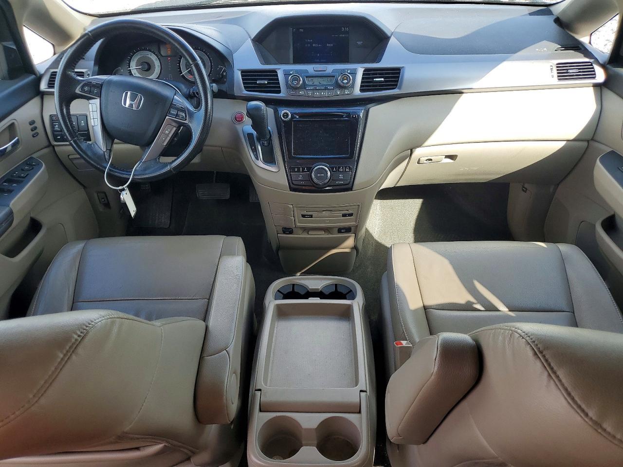 2015 Honda Odyssey Touring - zdjęcie 8