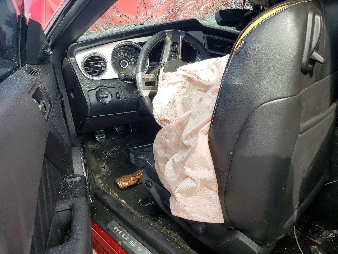 2013 Ford Mustang - zdjęcie 8