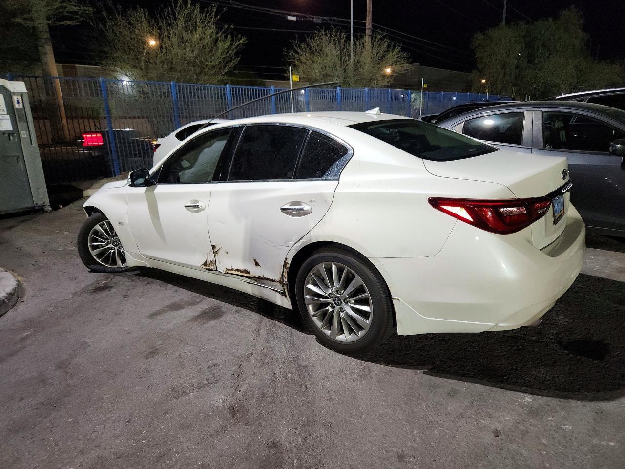 2018 Infiniti Q50 3.0T Luxe - zdjęcie 2