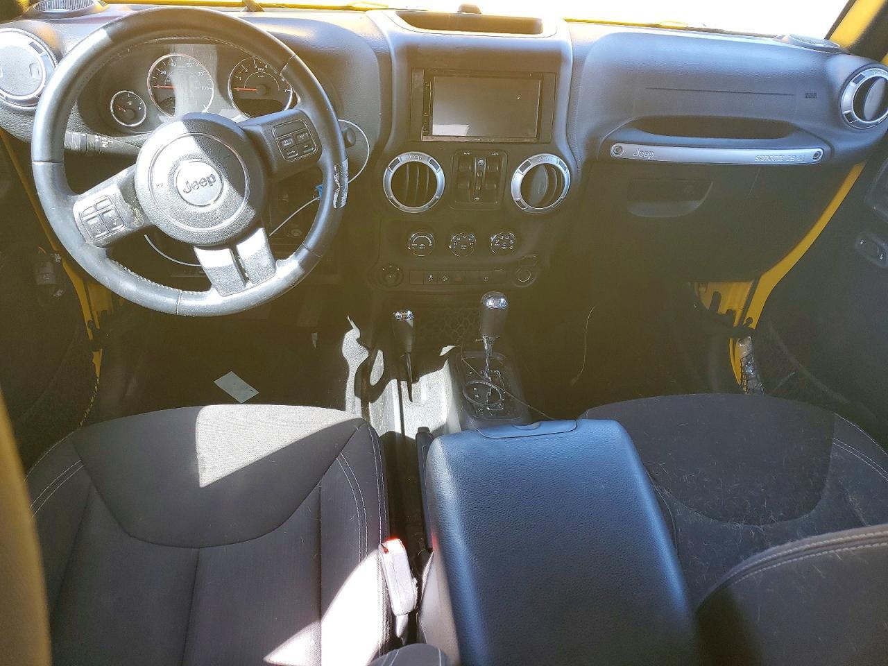 2015 Jeep Wrangler Unlimited Sahara - zdjęcie 8