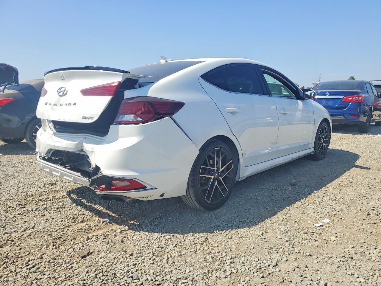 2019 Hyundai Elantra Sport - zdjęcie 3