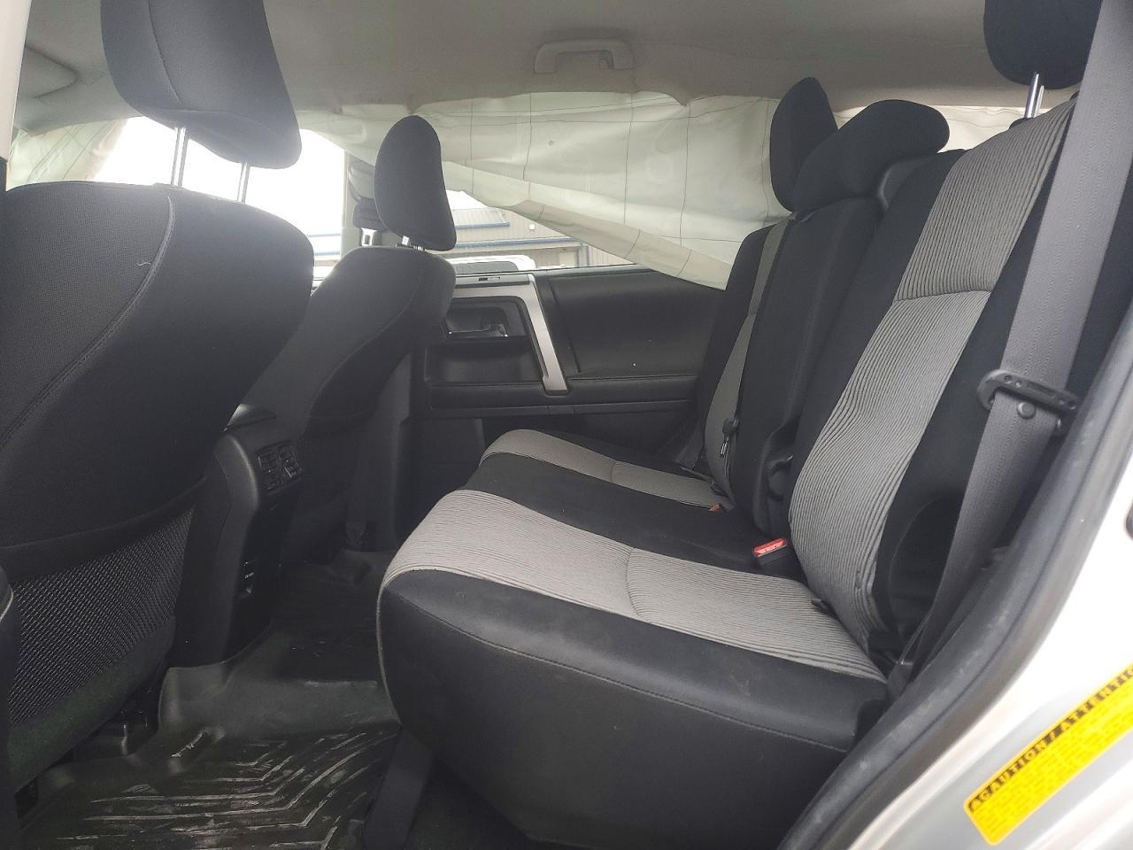 2016 Toyota 4Runner Sr5 - zdjęcie 11