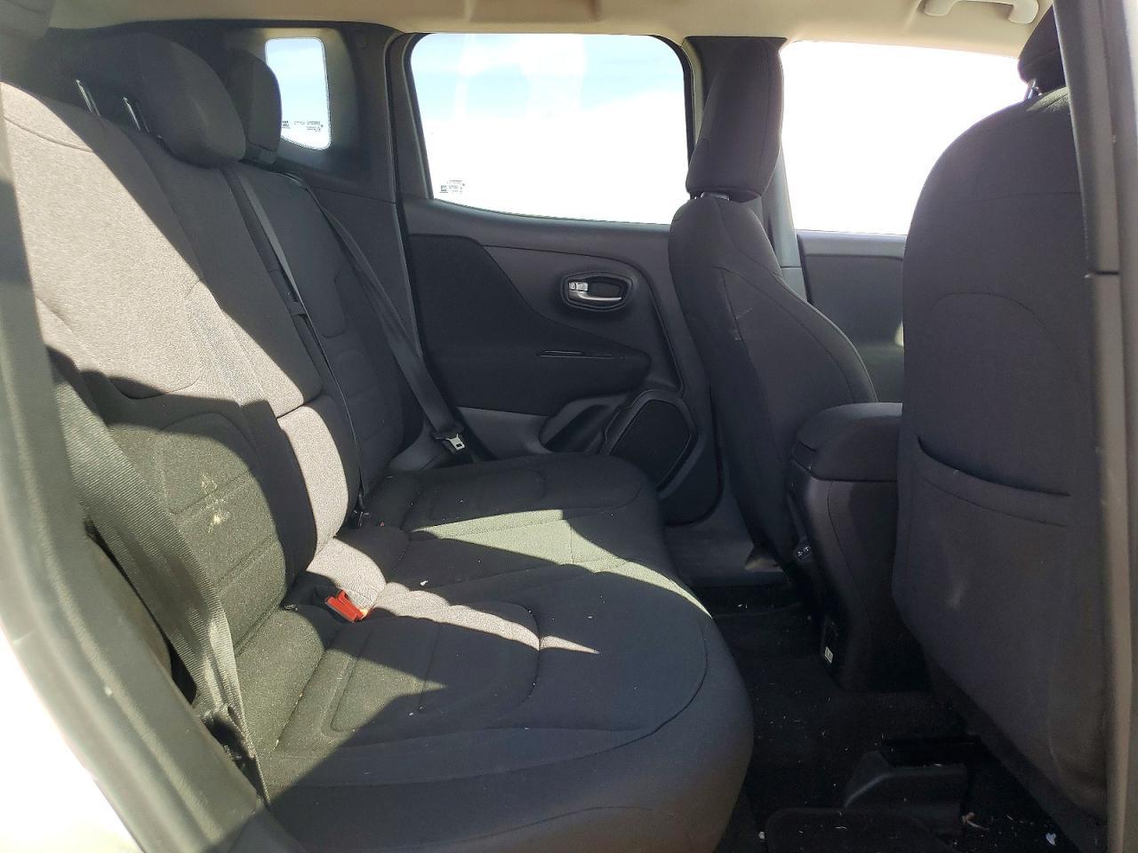 2019 Jeep Renegade - zdjęcie 11