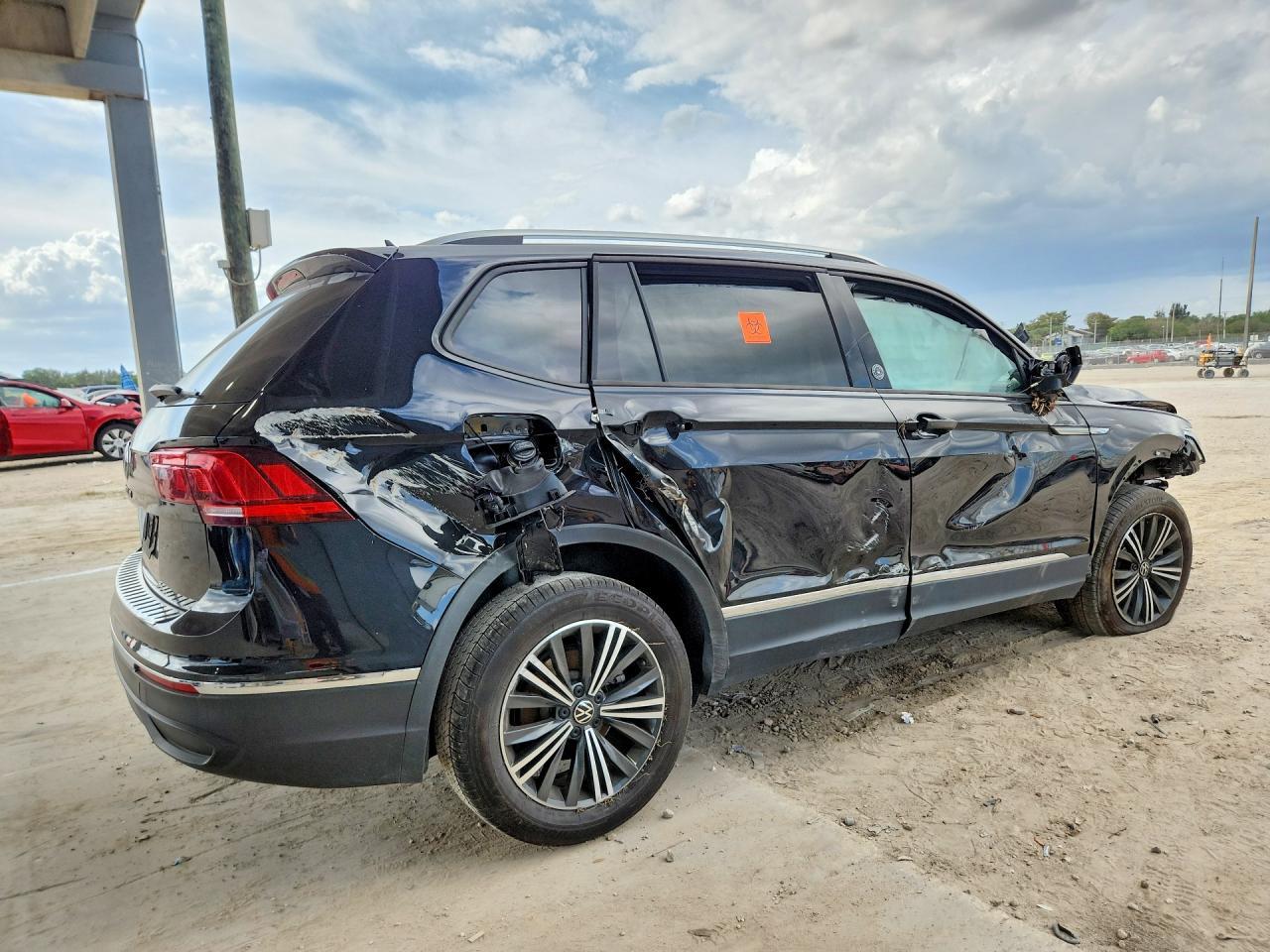 2024 Volkswagen Tiguan Wolfsburg - zdjęcie 3