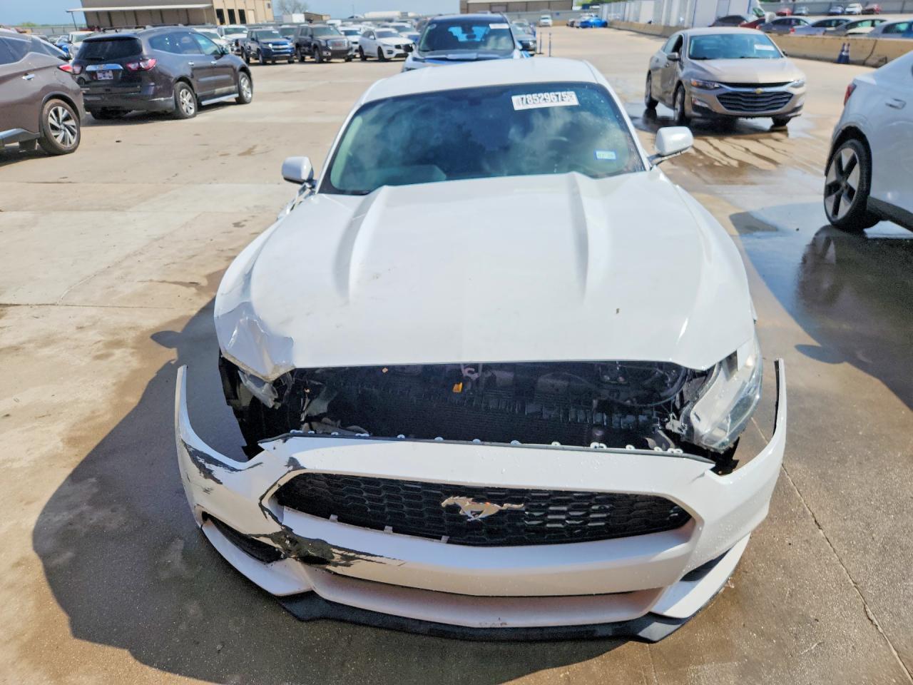 2015 Ford Mustang - zdjęcie 5