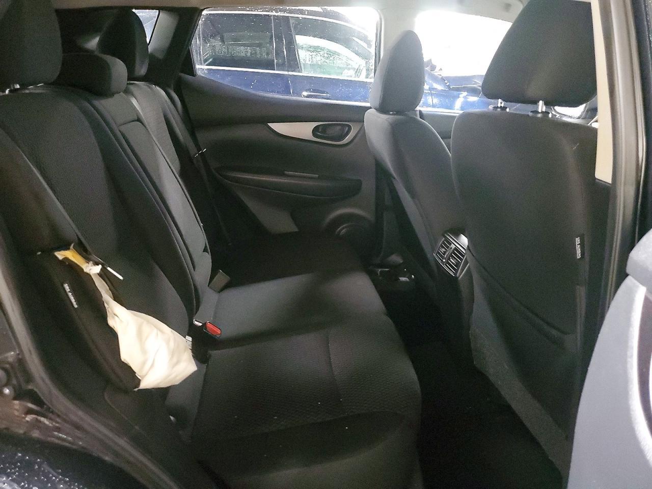 2021 Nissan Rogue Sport S - zdjęcie 10