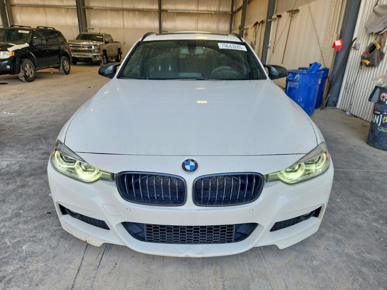 2017 BMW 330 Xi - zdjęcie 5