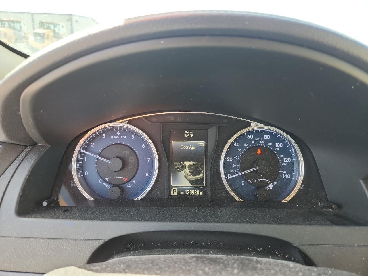 2016 Toyota Camry Xle - zdjęcie 9