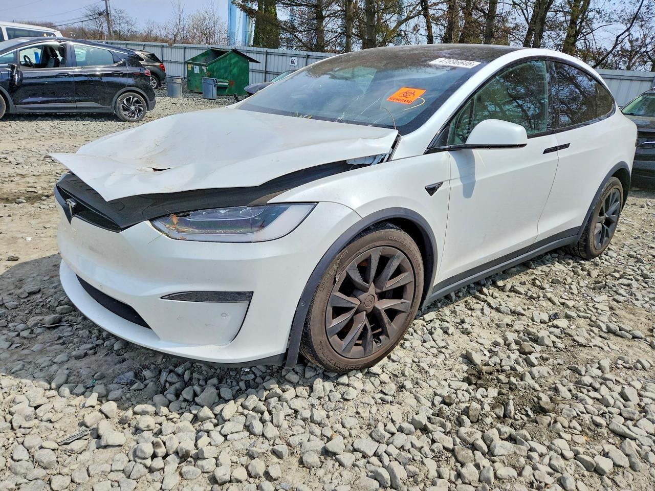 2022 Tesla Model X - zdjęcie główne