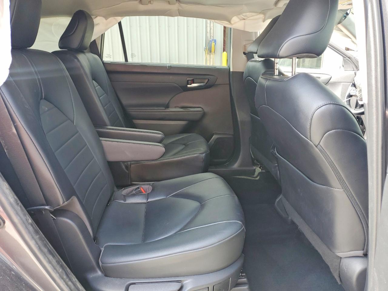 2022 Toyota Highlander Xle - zdjęcie 11