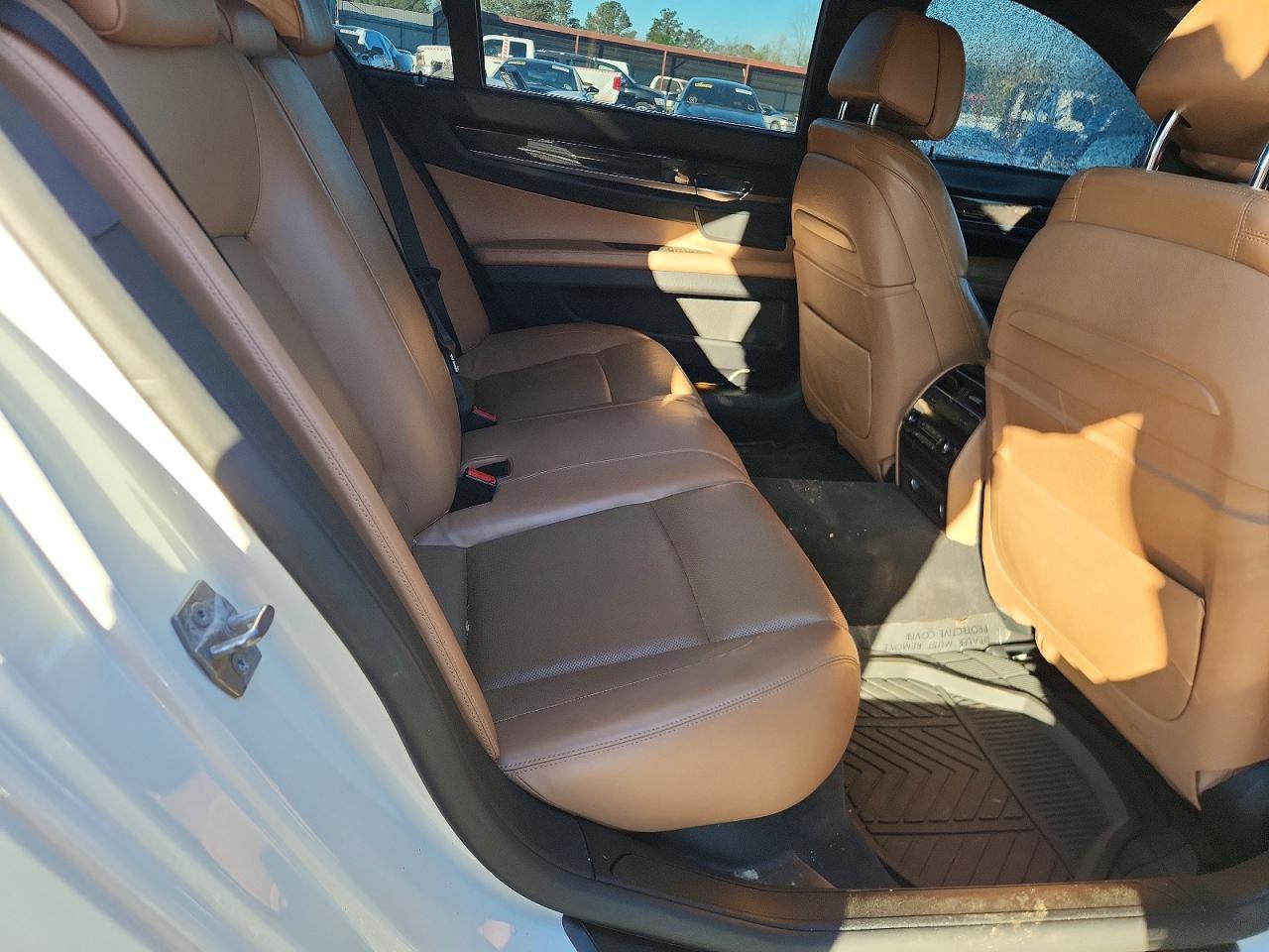 2015 BMW 750 Lxi - zdjęcie 10