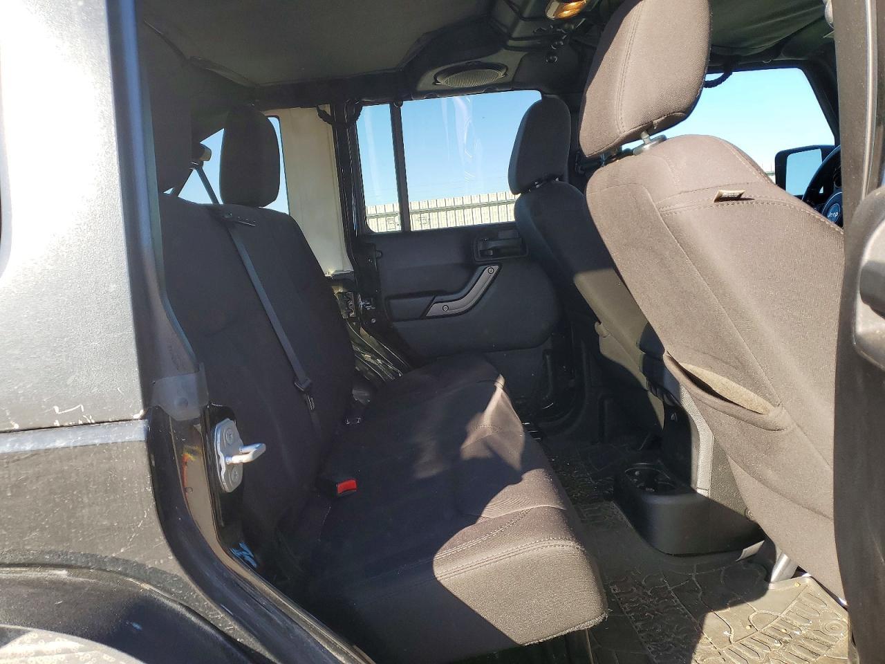 2014 Jeep Wrangler Unlimited Sport - zdjęcie 10